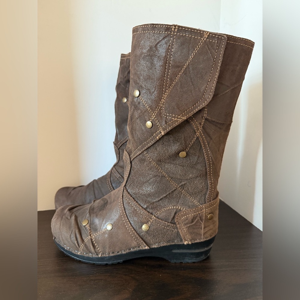 Sanita womens leather boots worn once Absolutely beautiful